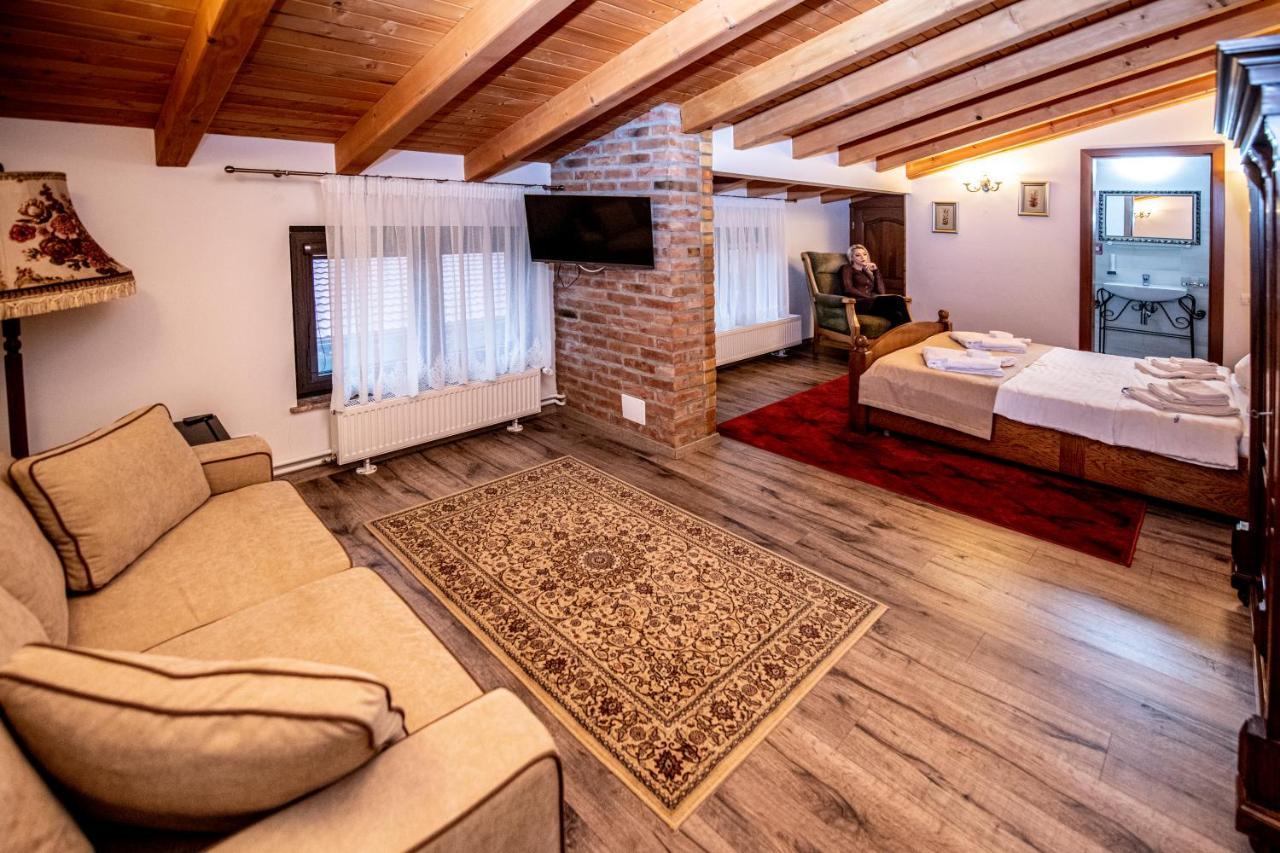 Villa Diva Budureasa ภายนอก รูปภาพ