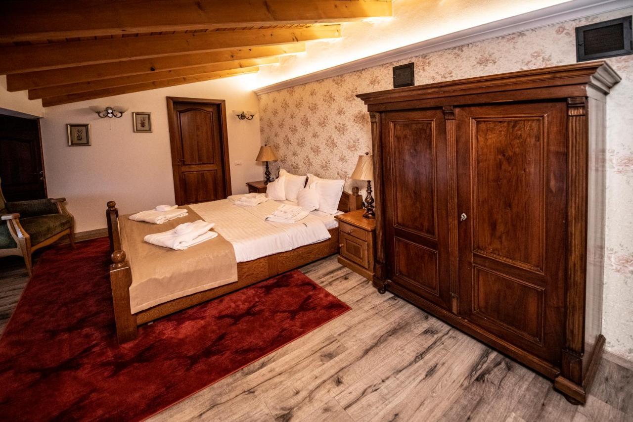 Villa Diva Budureasa ภายนอก รูปภาพ