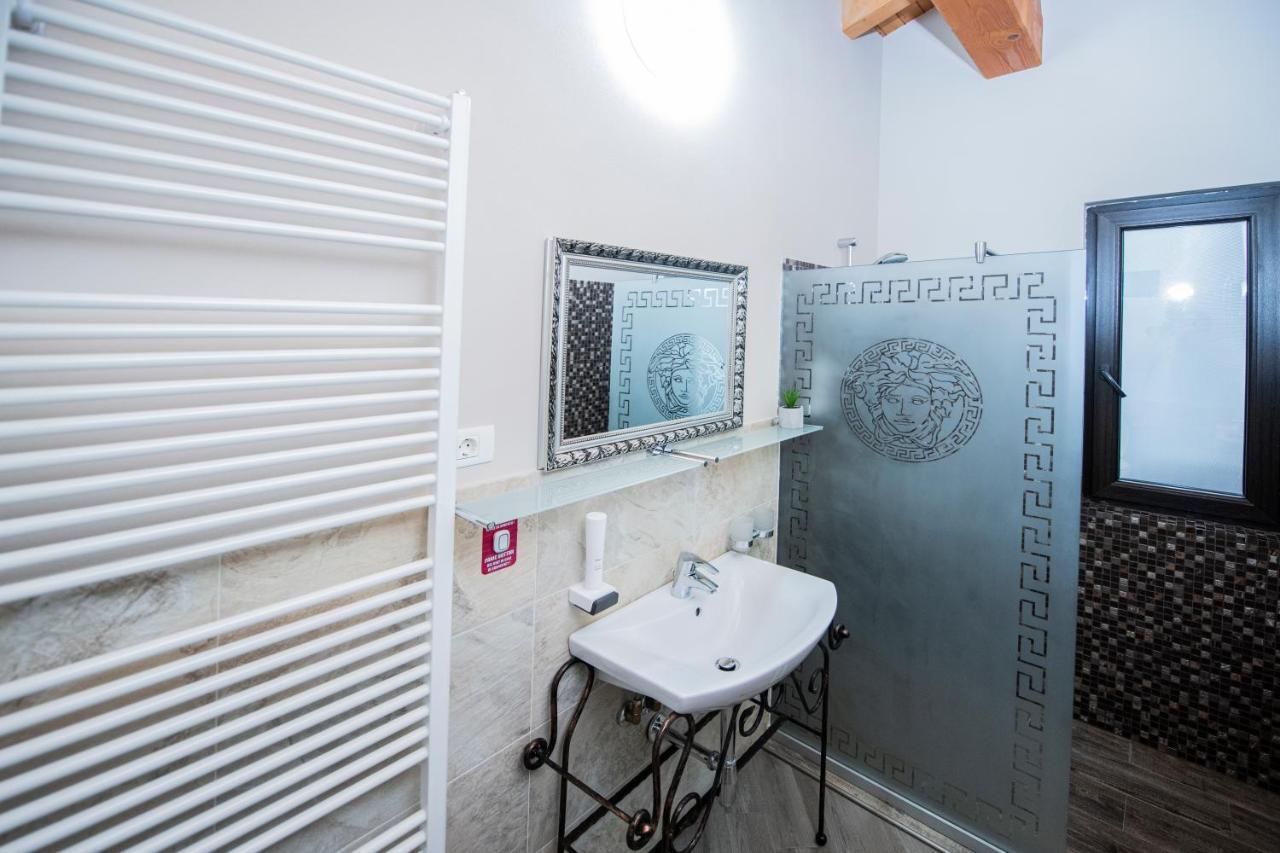 Villa Diva Budureasa ภายนอก รูปภาพ