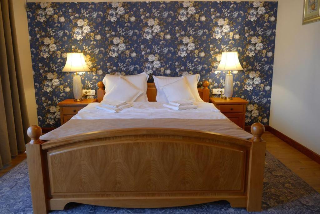 Villa Diva Budureasa ภายนอก รูปภาพ