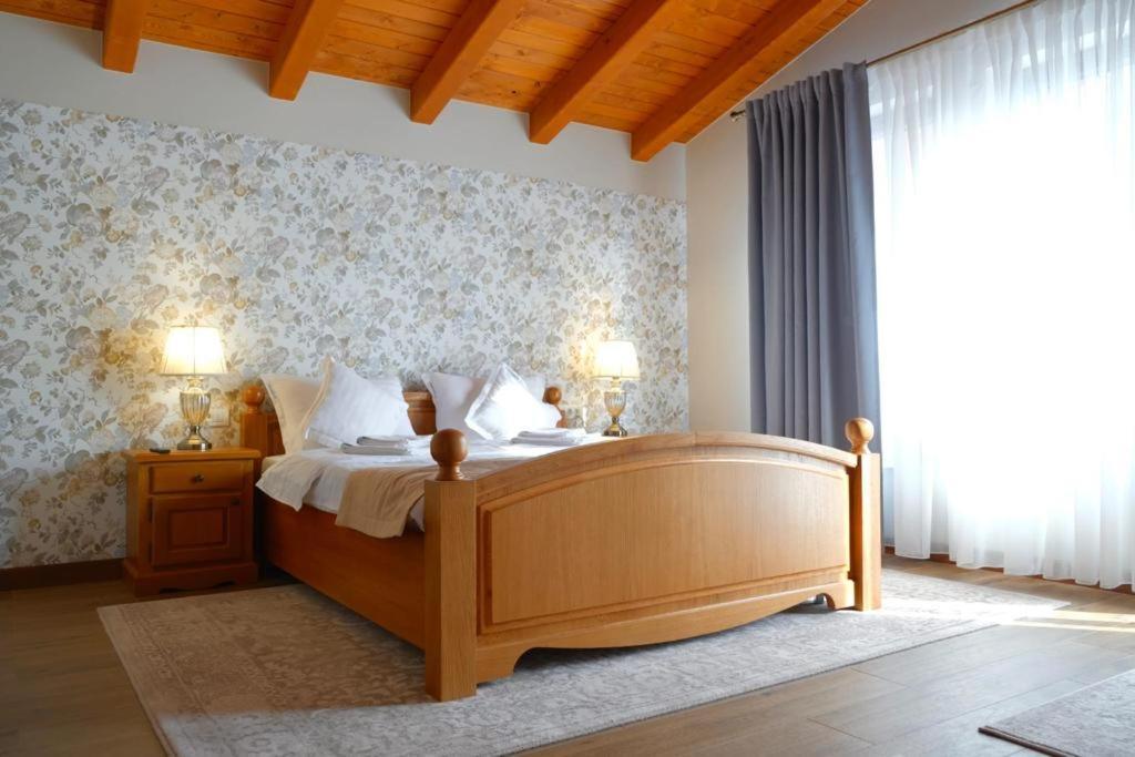 Villa Diva Budureasa ภายนอก รูปภาพ
