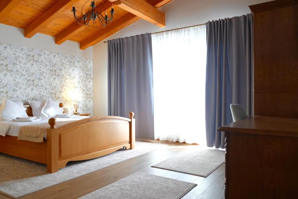 Villa Diva Budureasa ภายนอก รูปภาพ